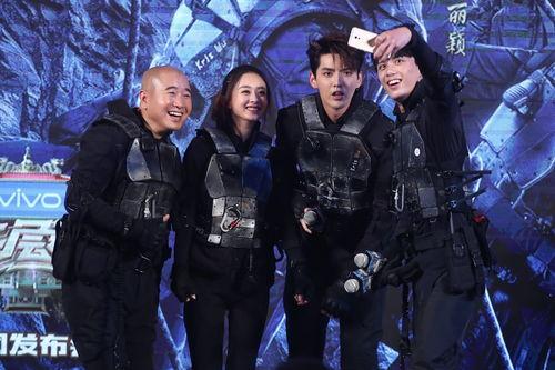 72层楼综艺在线观看,揭秘明星生活,带你畅游娱乐世界 第3张 72层楼综艺在线观看,揭秘明星生活,带你畅游娱乐世界 第3张