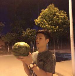 摆烂吃瓜娱乐圈文女主,从边缘小透明到顶级流量 第2张 摆烂吃瓜娱乐圈文女主,从边缘小透明到顶级流量 第2张