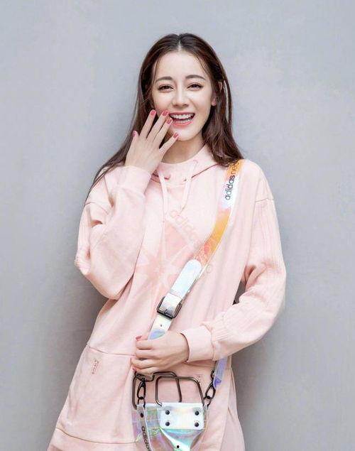 迪丽热巴杂志爆料视频大全,揭秘女神时尚魅力 第2张 迪丽热巴杂志爆料视频大全,揭秘女神时尚魅力 第2张