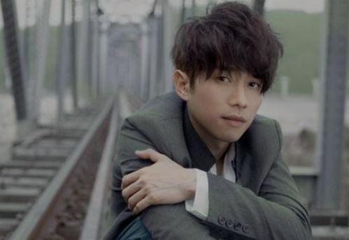 张栋梁爆料小时候视频播放,小时候的萌态引网友热议  第2张