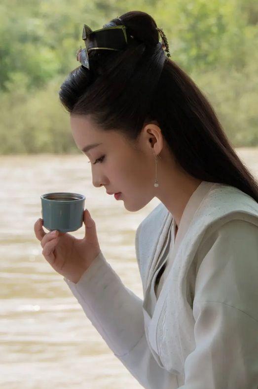 李沁最新资源爆料视频网,影视新动向，实力派演员再掀热潮  第2张