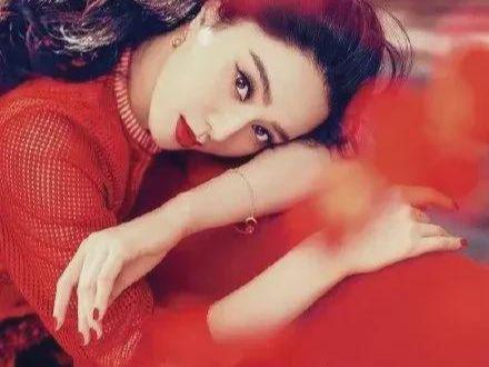 娱乐圈爆料小花,甜蜜恋情引网友热议 第2张 娱乐圈爆料小花,甜蜜恋情引网友热议 第2张