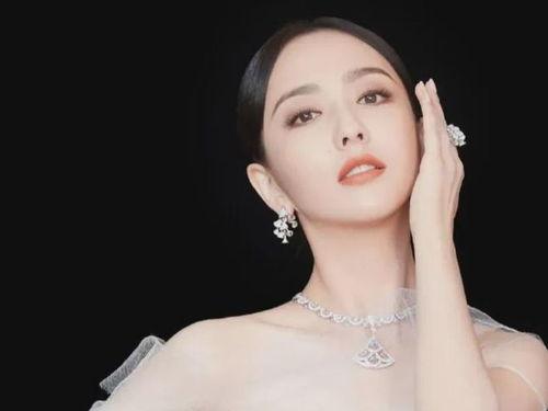 娱乐圈爆料小花,甜蜜恋情引网友热议 第3张 娱乐圈爆料小花,甜蜜恋情引网友热议 第3张